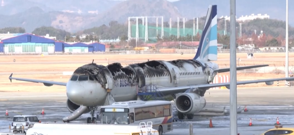 Pesawat Air Busan Korea Selatan Hancur Terbakar Sebelum Terbang